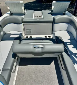 2020-mastercraft-xt23-137572-image2.webp