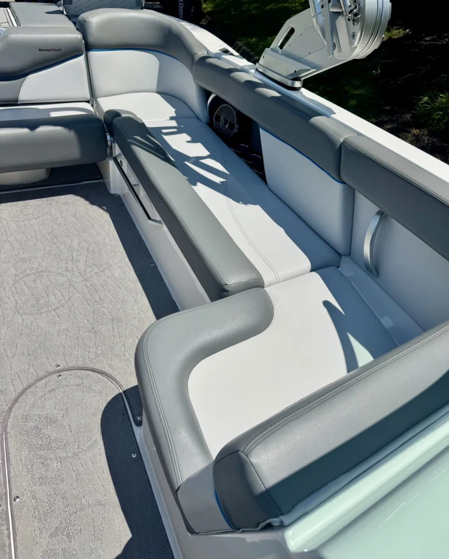2020-mastercraft-xt23-137572-image5.webp