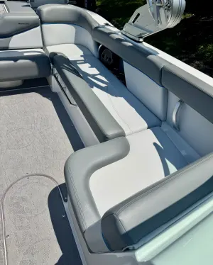 2020-mastercraft-xt23-137572-image5.webp