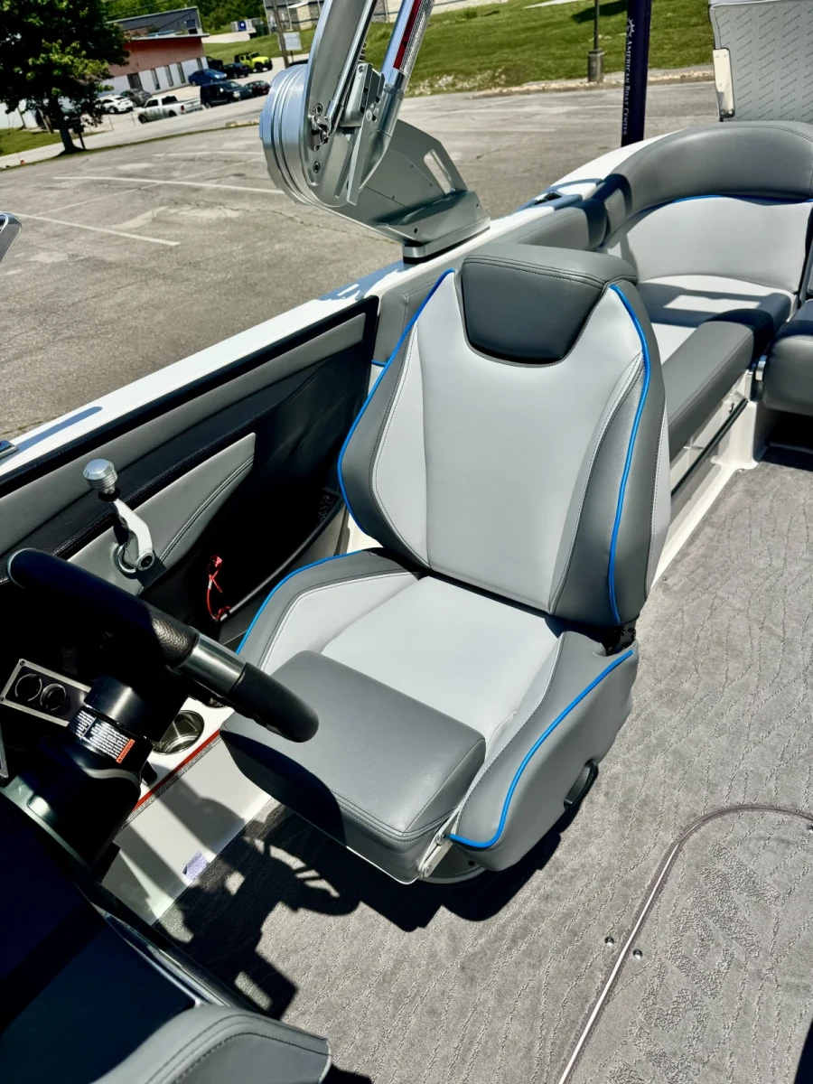 2020-mastercraft-xt23-137572-image6.webp