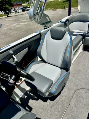 2020-mastercraft-xt23-137572-image6.webp