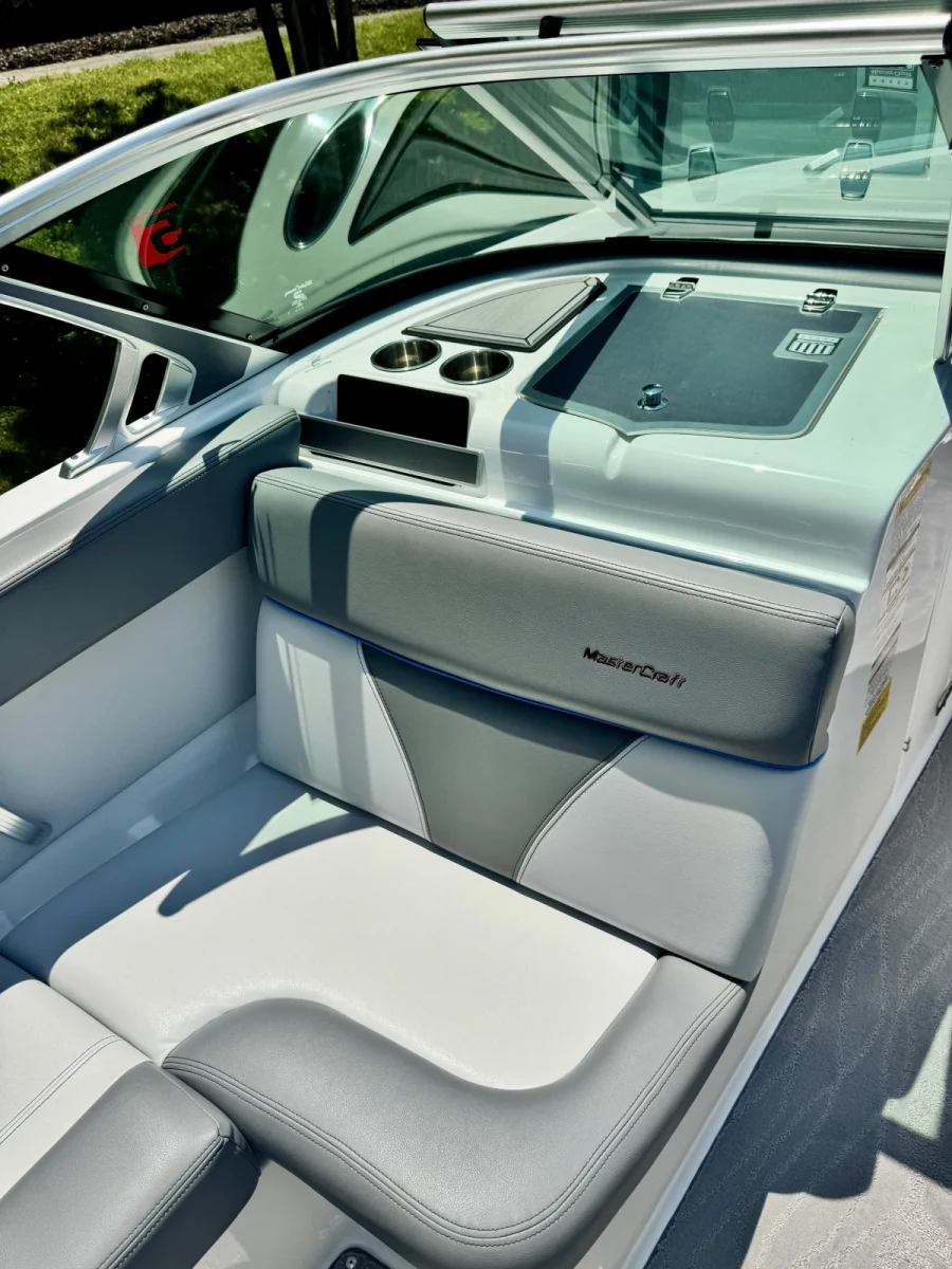 2020-mastercraft-xt23-137572-image8.webp