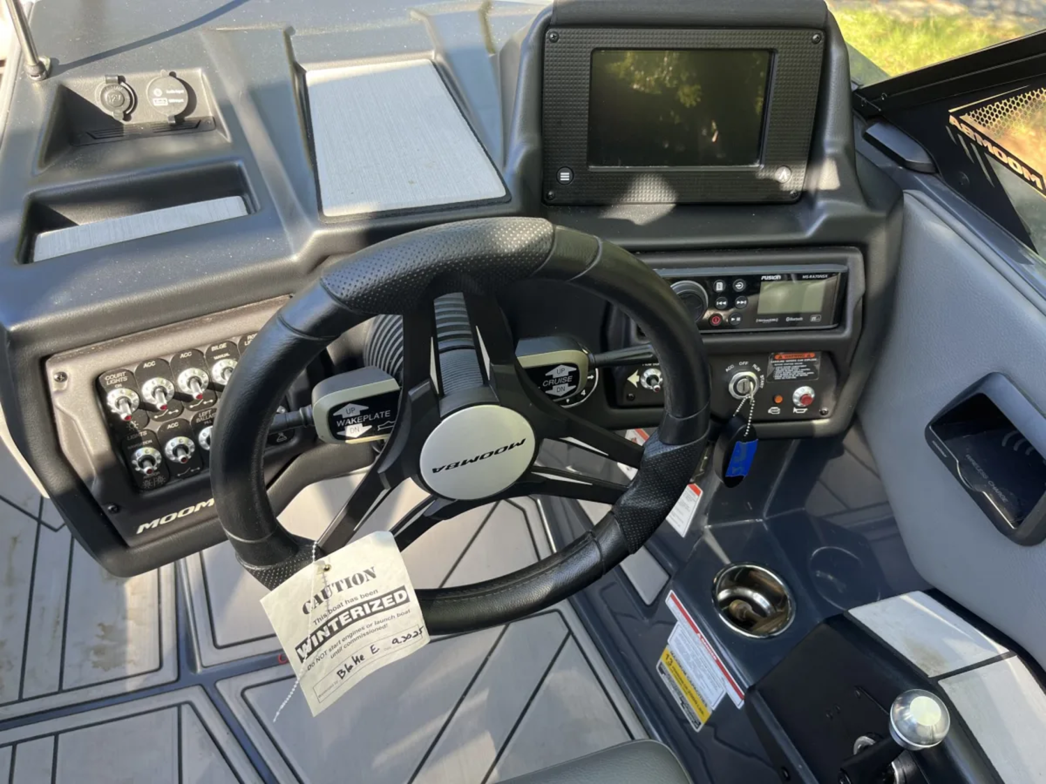 2022 MOOMBA MONDO 