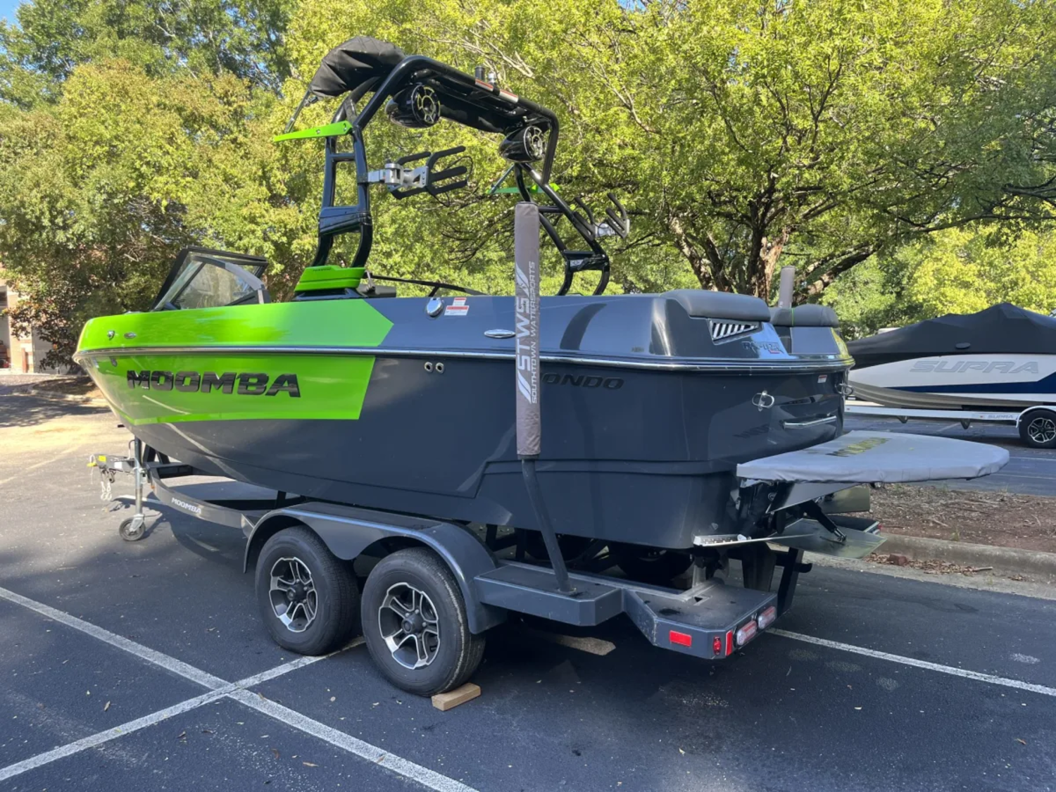 2022 MOOMBA MONDO 