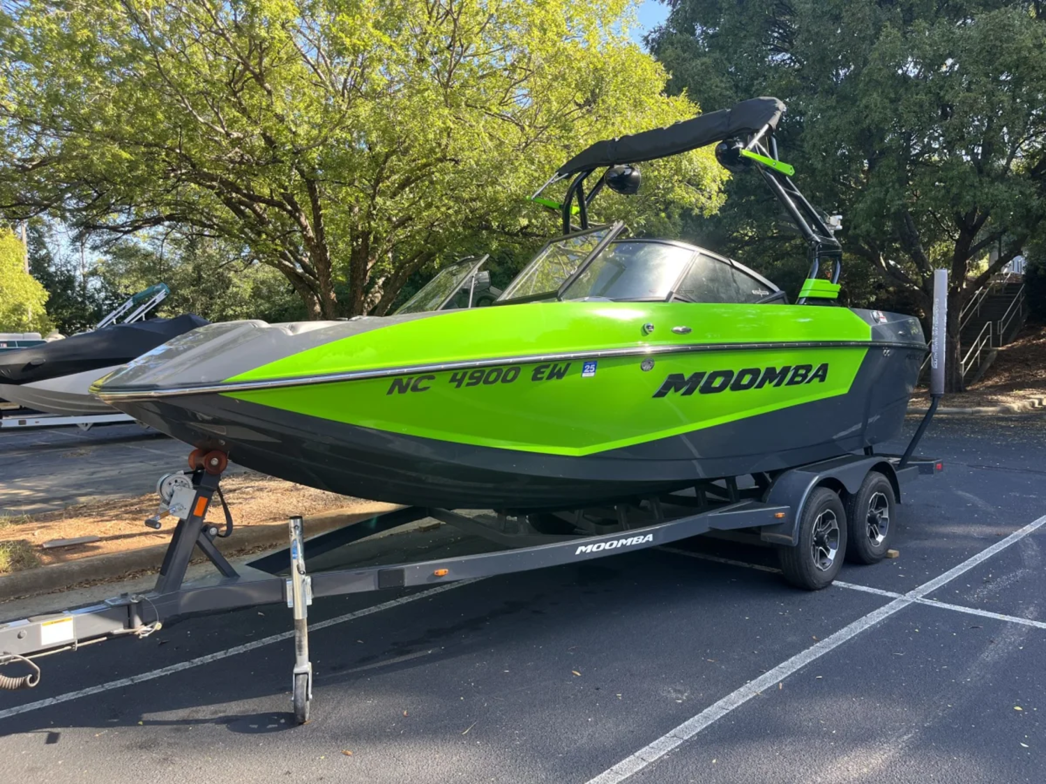 2022 MOOMBA MONDO 
