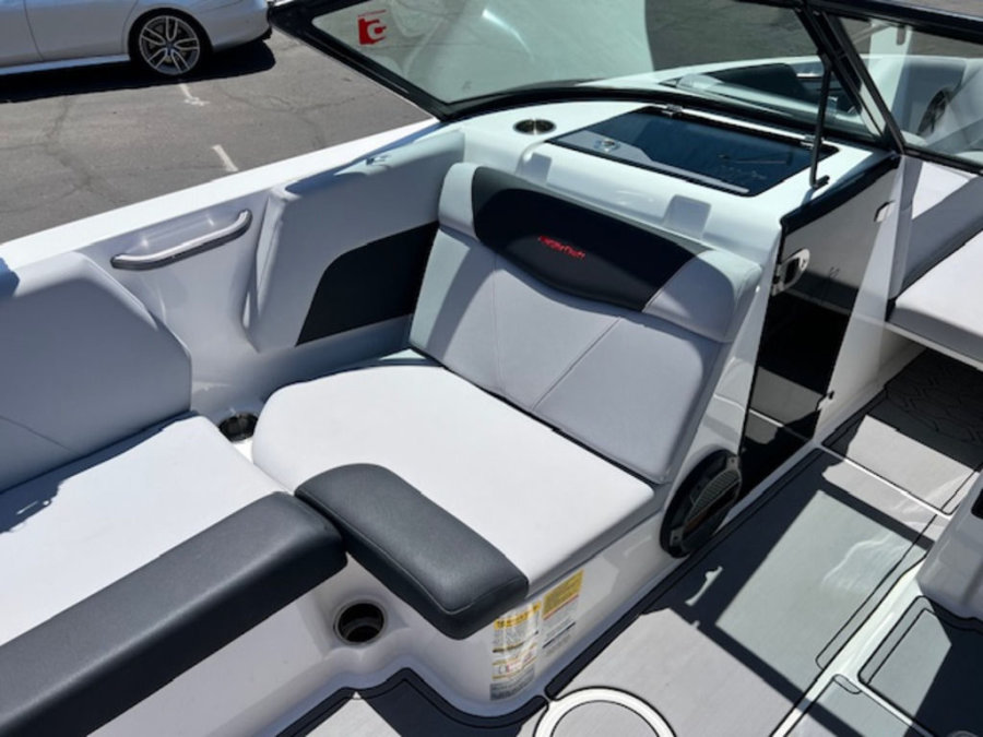 2022-mastercraft-nxt24-137621-image13