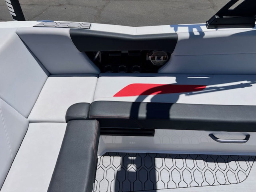 2022-mastercraft-nxt24-137621-image14