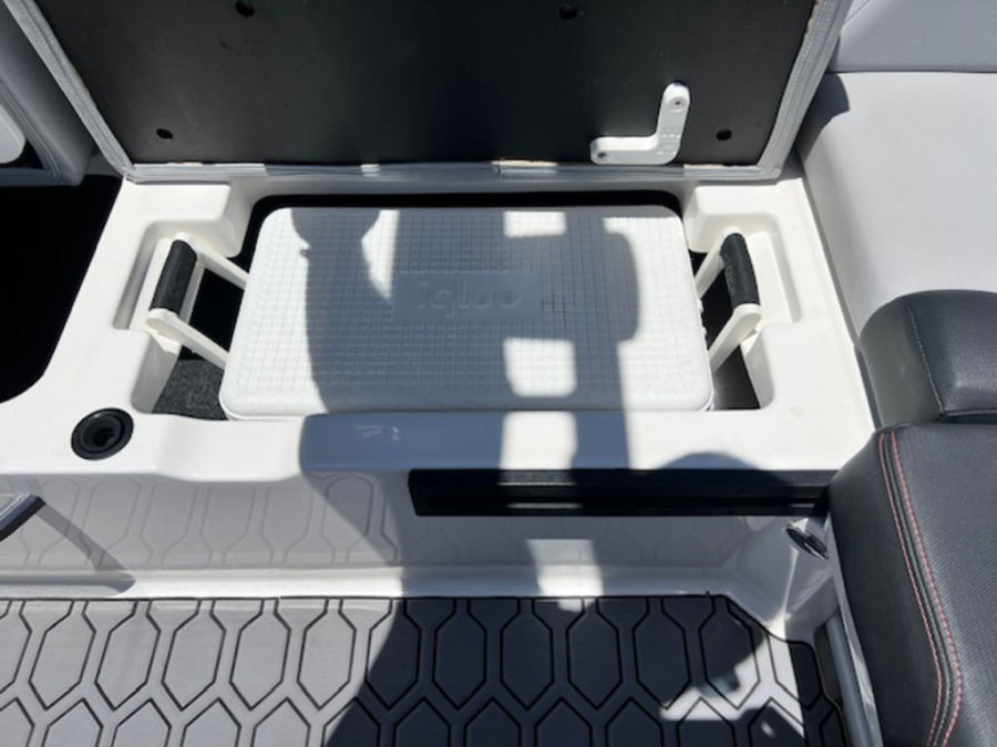 2022-mastercraft-nxt24-137621-image17