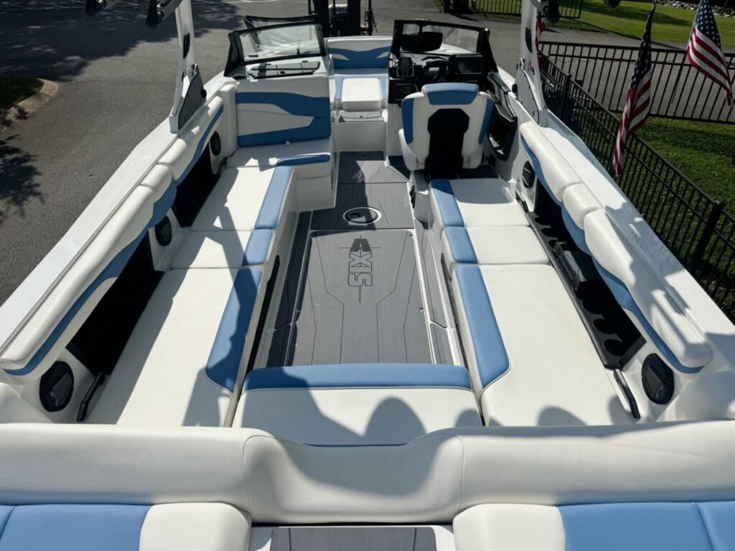 2025 AXIS T250