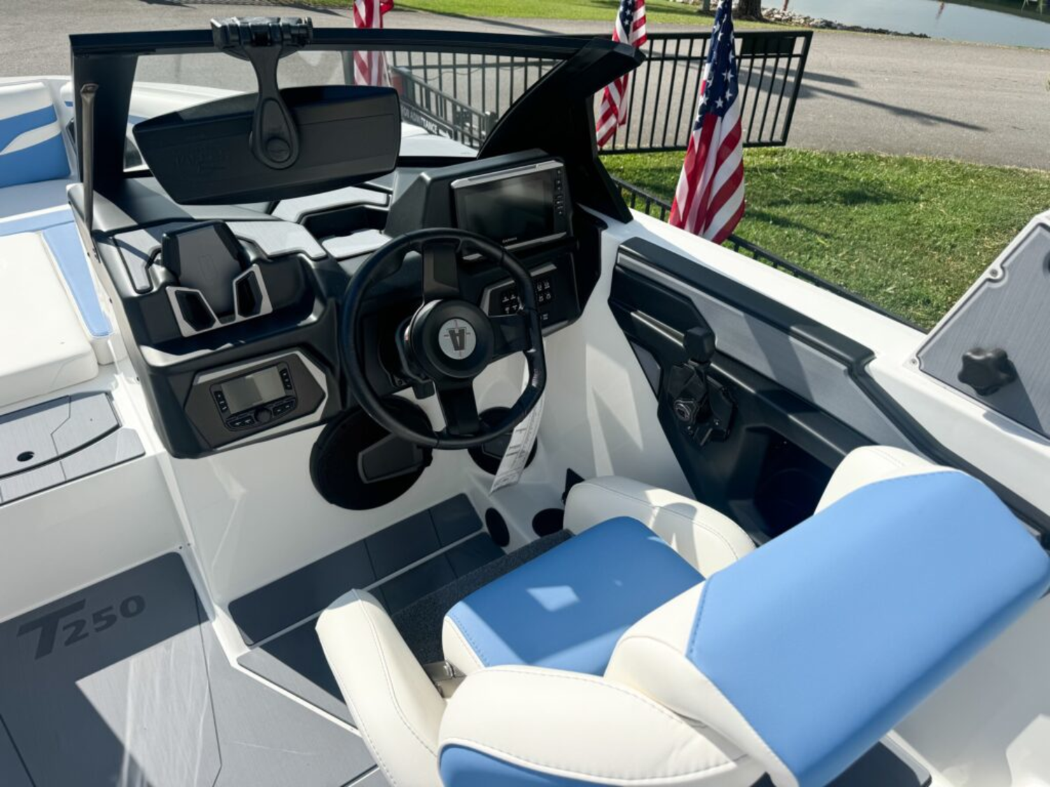 2025 AXIS T250