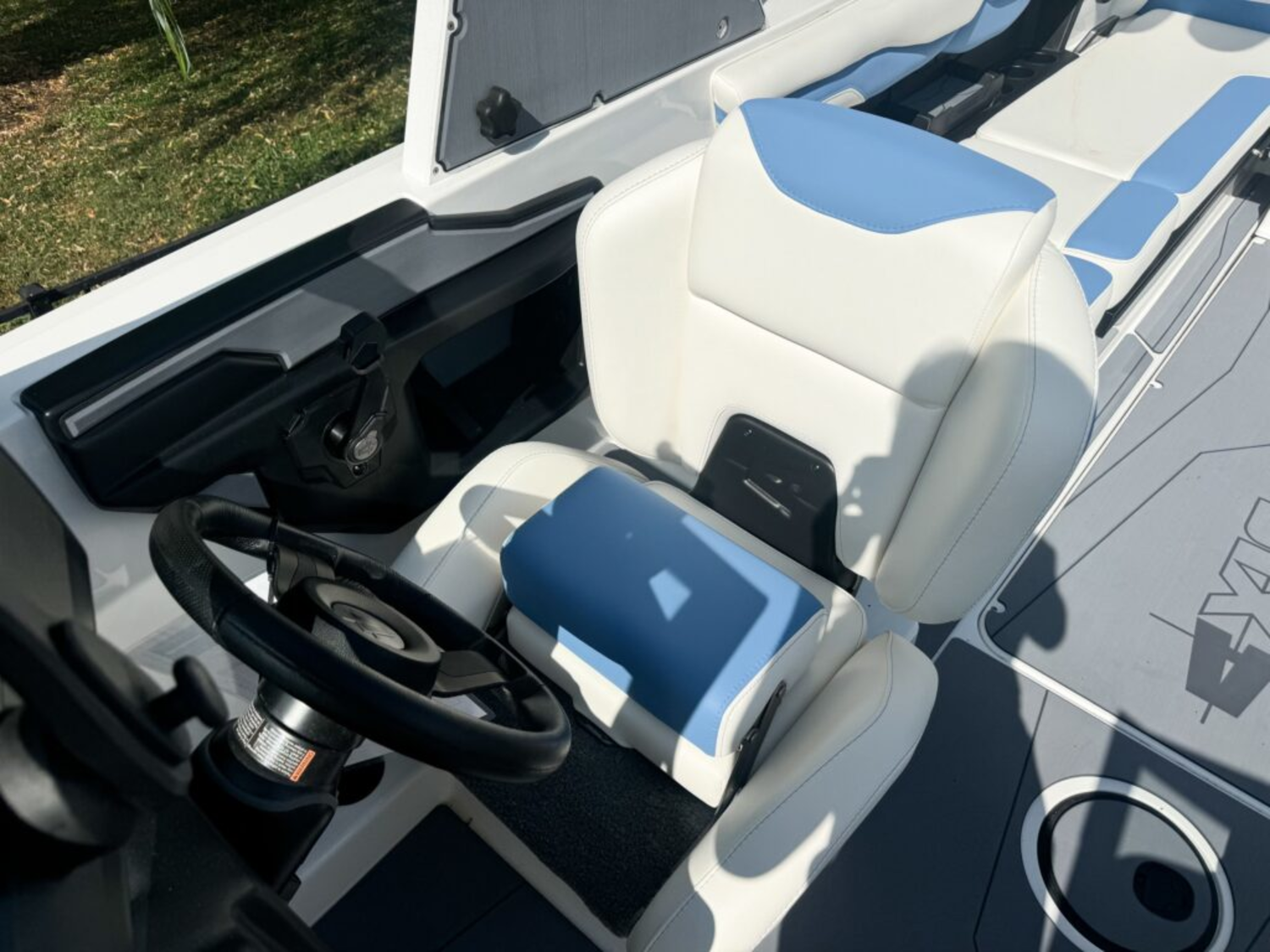2025 AXIS T250