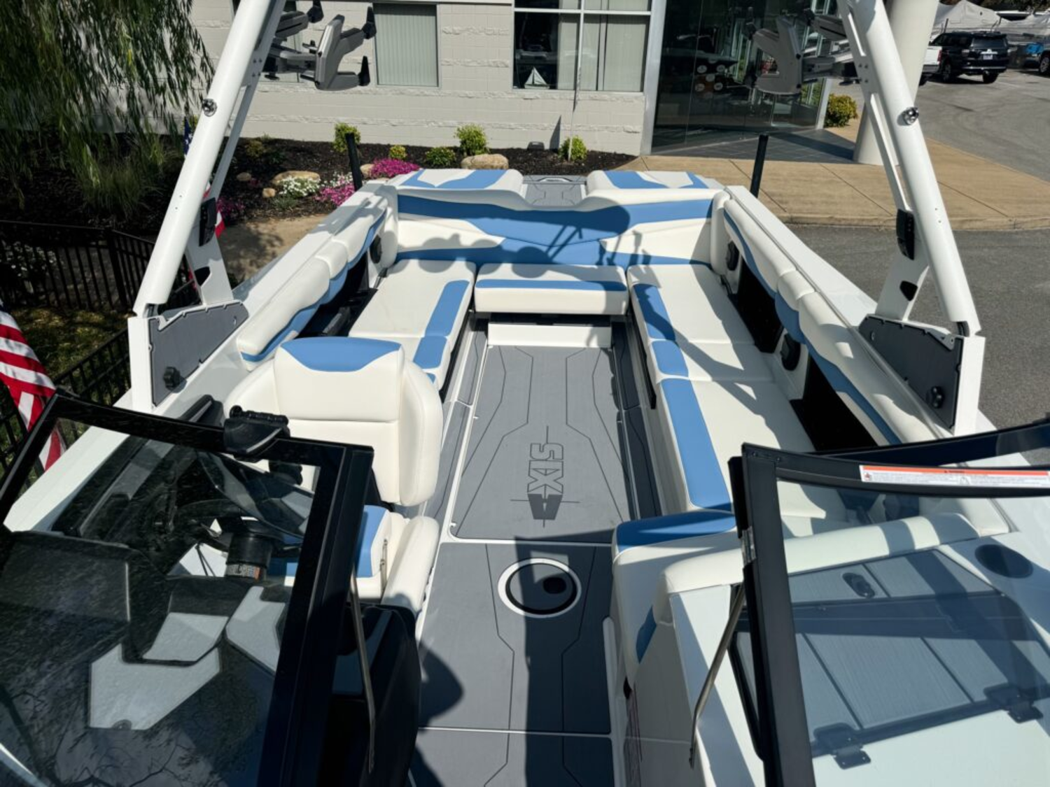 2025 AXIS T250