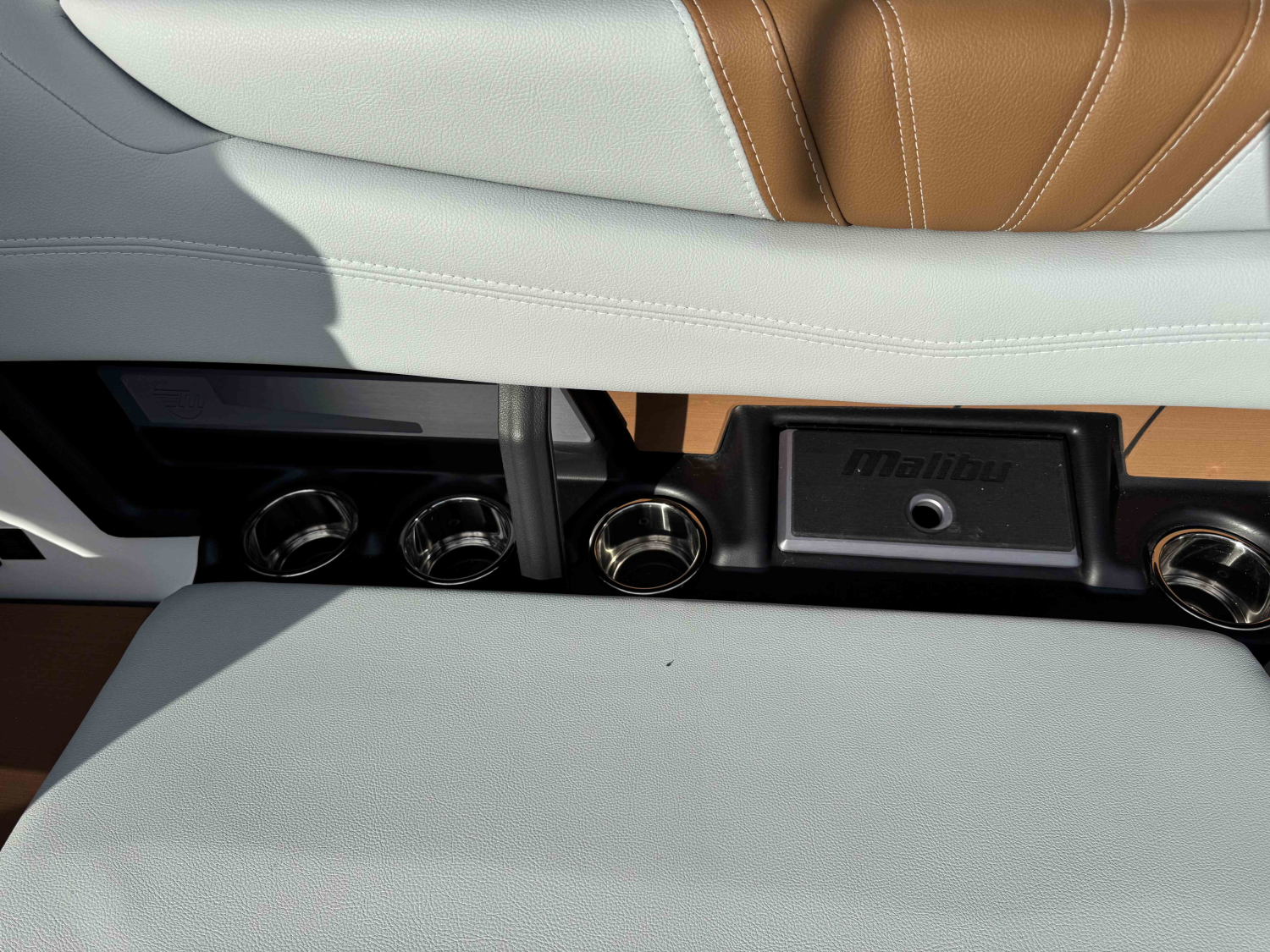 2026 MALIBU 22 LSV