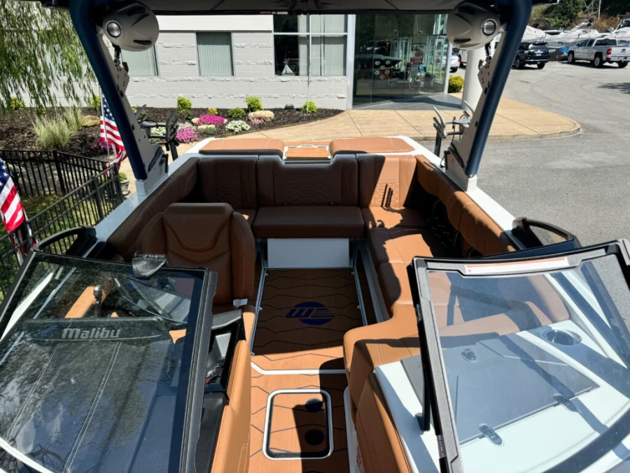 2025-malibu-wakesetter-22-mxz-137634-image12