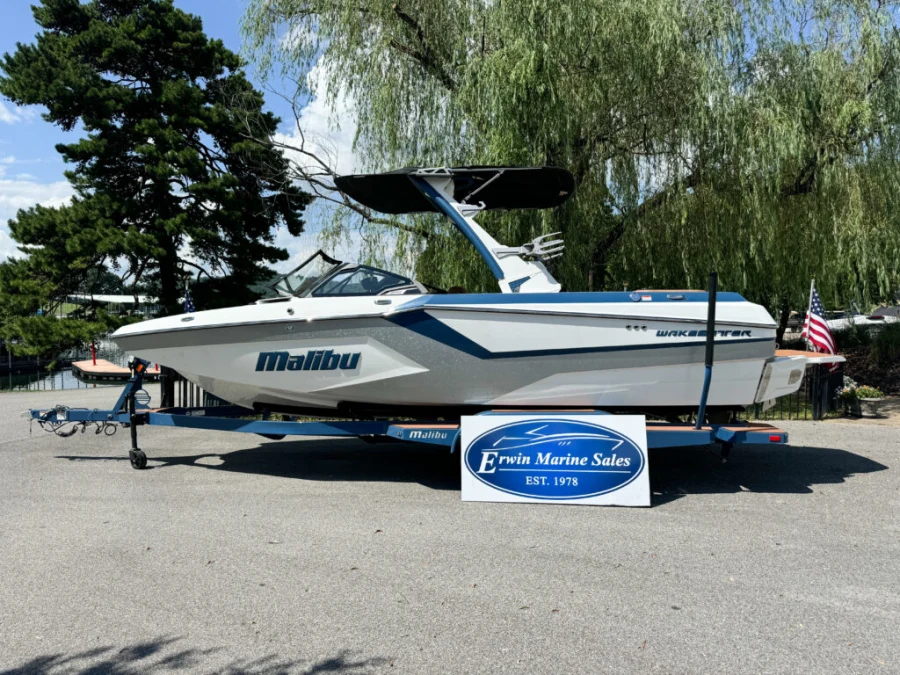 2025-malibu-wakesetter-22-mxz-137634-image16