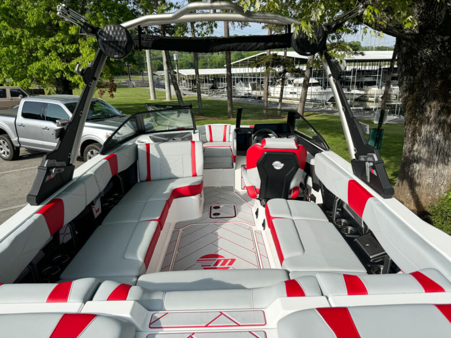 2025 MALIBU 23 LSV
