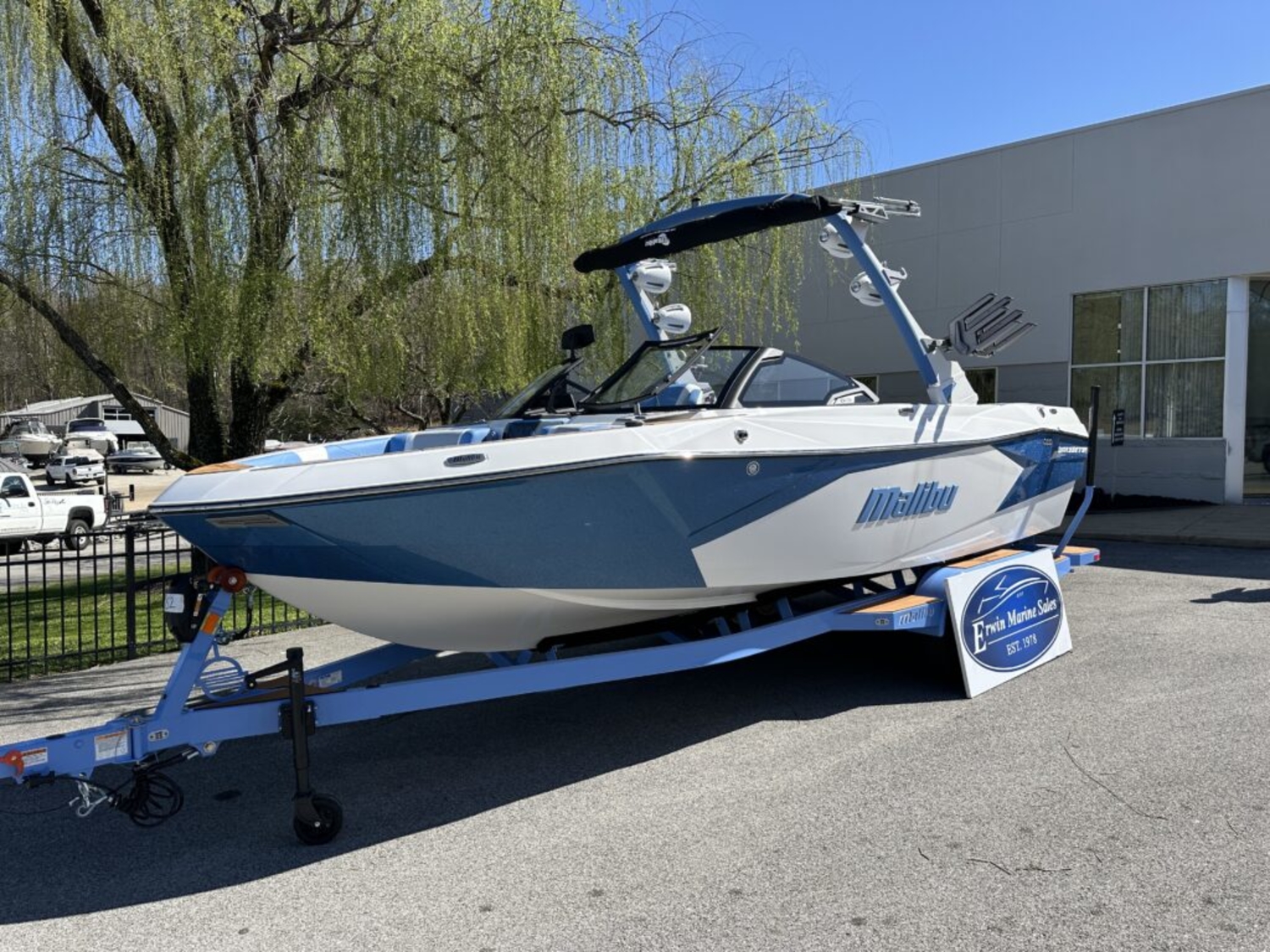 2025 MALIBU 23 LSV