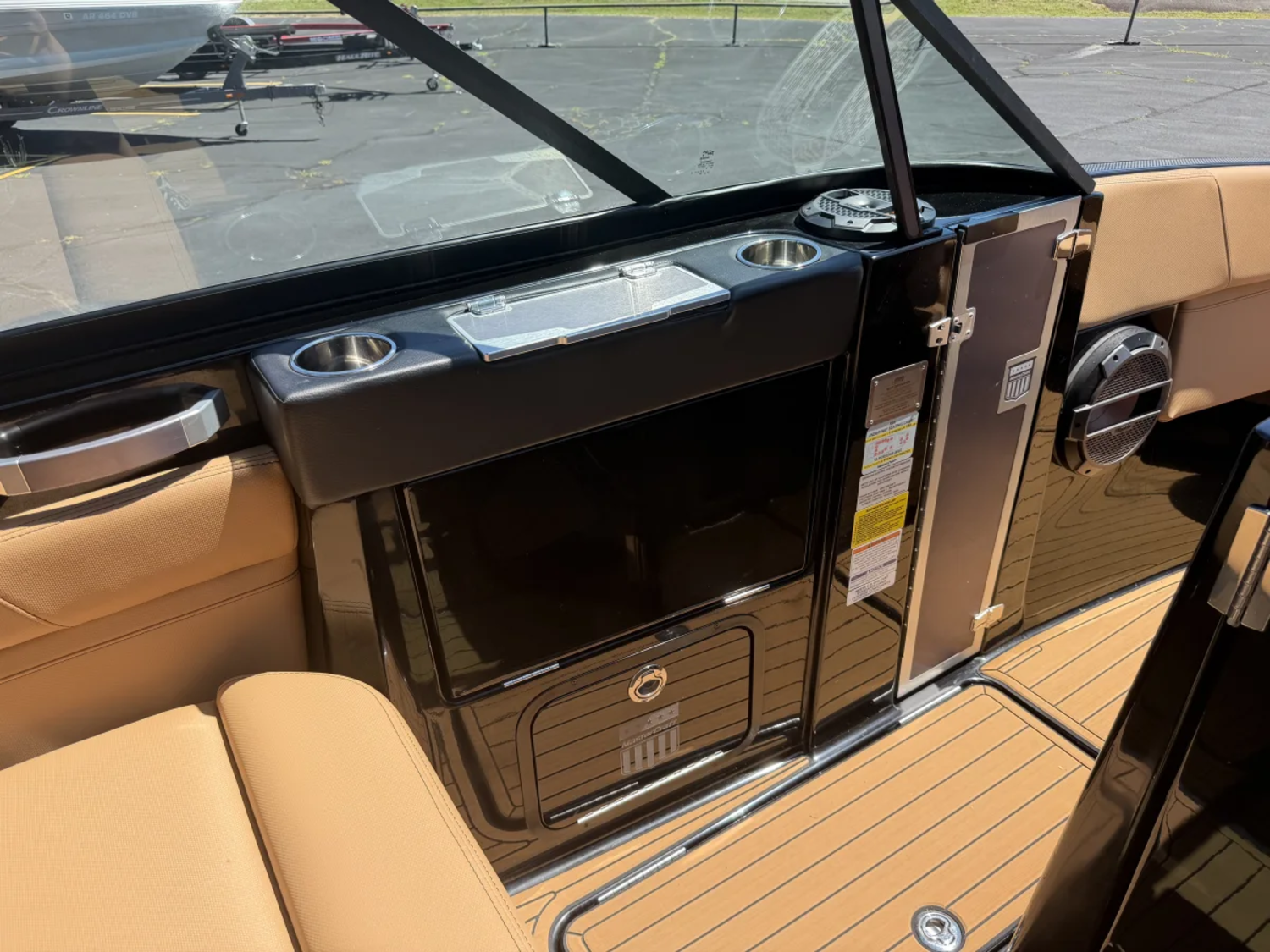 2022 MasterCraft X26 Fully loaded! Fridge, Full cover. 389k original Msrp