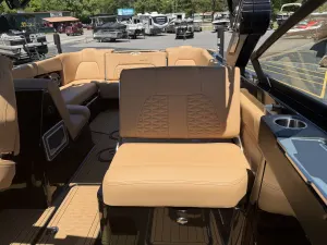 2022-mastercraft-x26-137668-image4.webp
