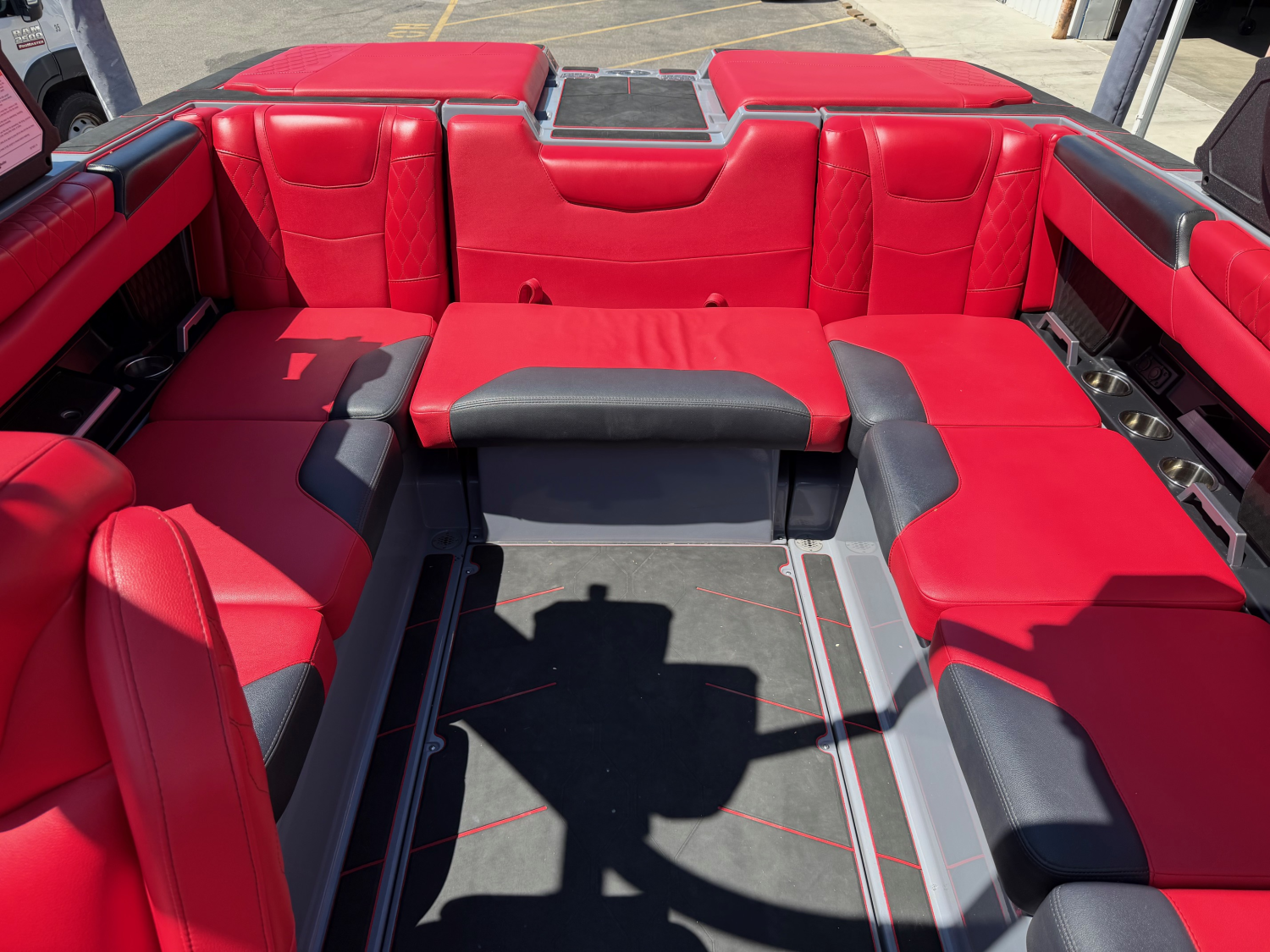 2023 Malibu M220