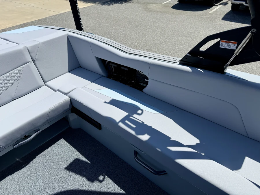 2026-mastercraft-nxt24-130672-image15