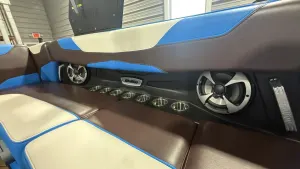 2019 Malibu Wakesetter Icon