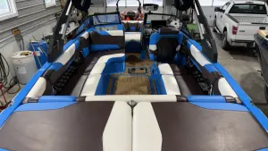 2019 Malibu Wakesetter Icon