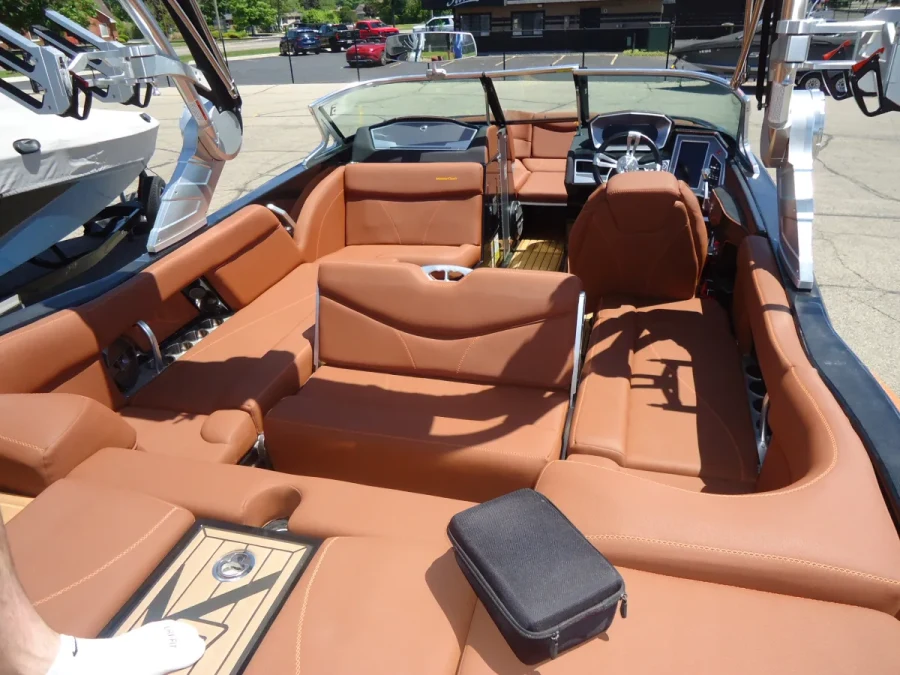 2018-mastercraft-x23-137719-image6.webp