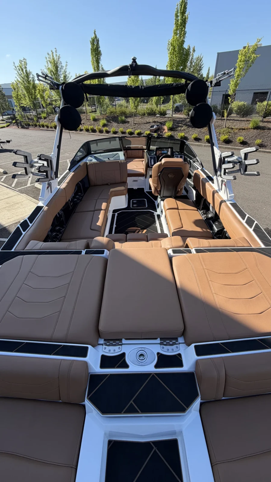 2024-malibu-wakesetter-23-lsv-137727-image4.webp