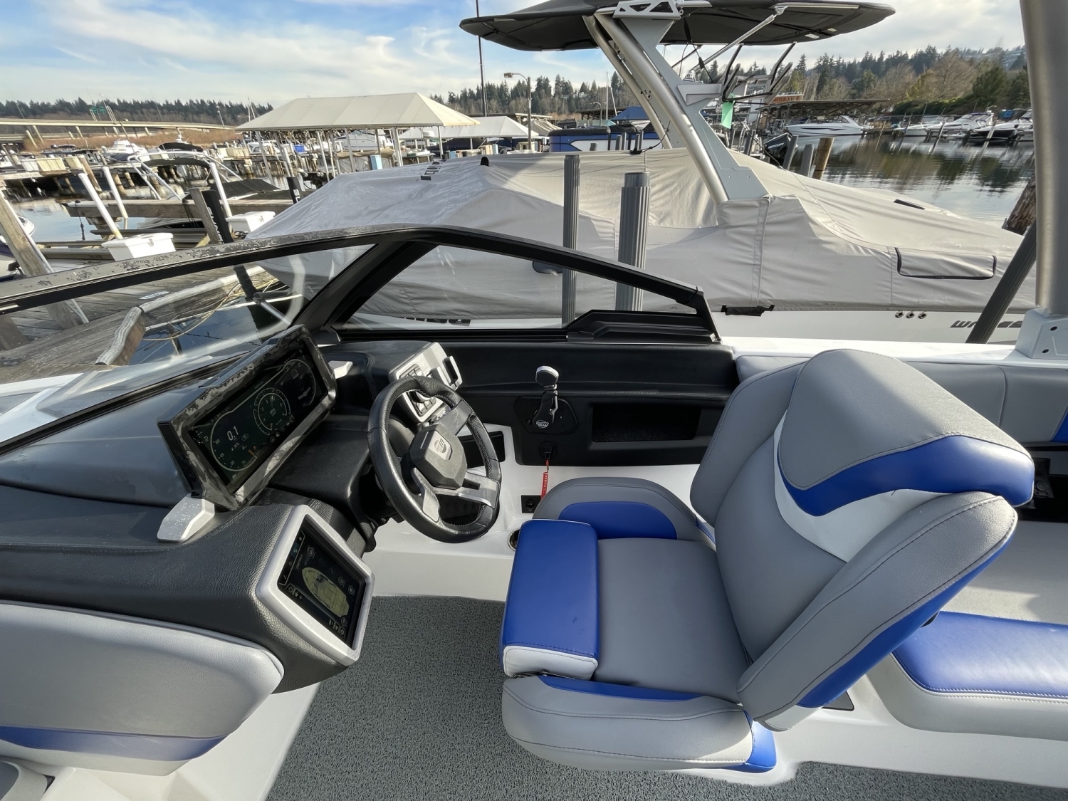 2023 Malibu 22 LSV