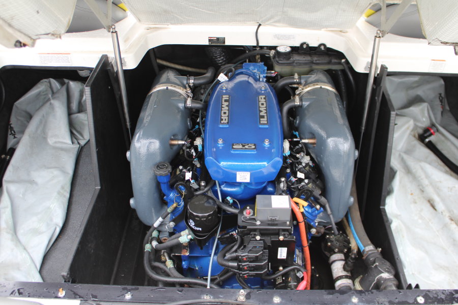 2015-mastercraft-x46-137748-image11