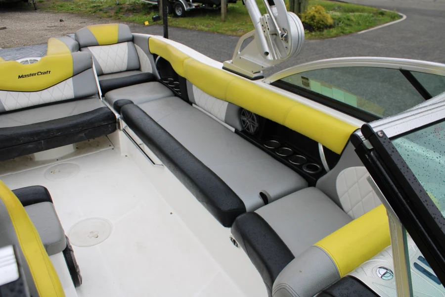 2015-mastercraft-x46-137748-image23