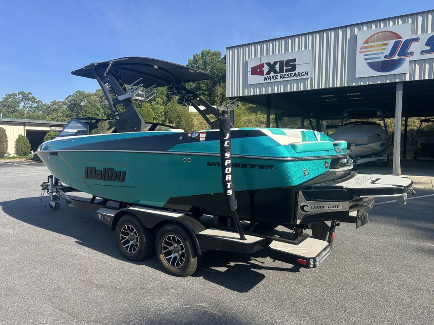 2020 Malibu Boats 23 LSV