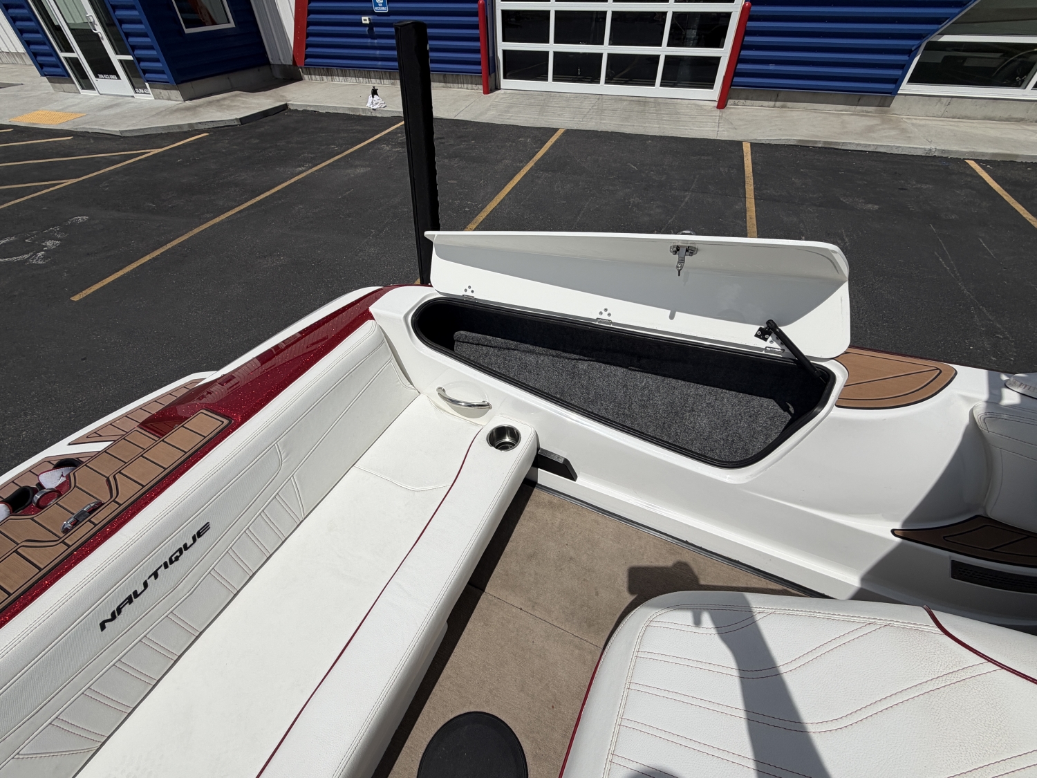 2017 Nautique 200