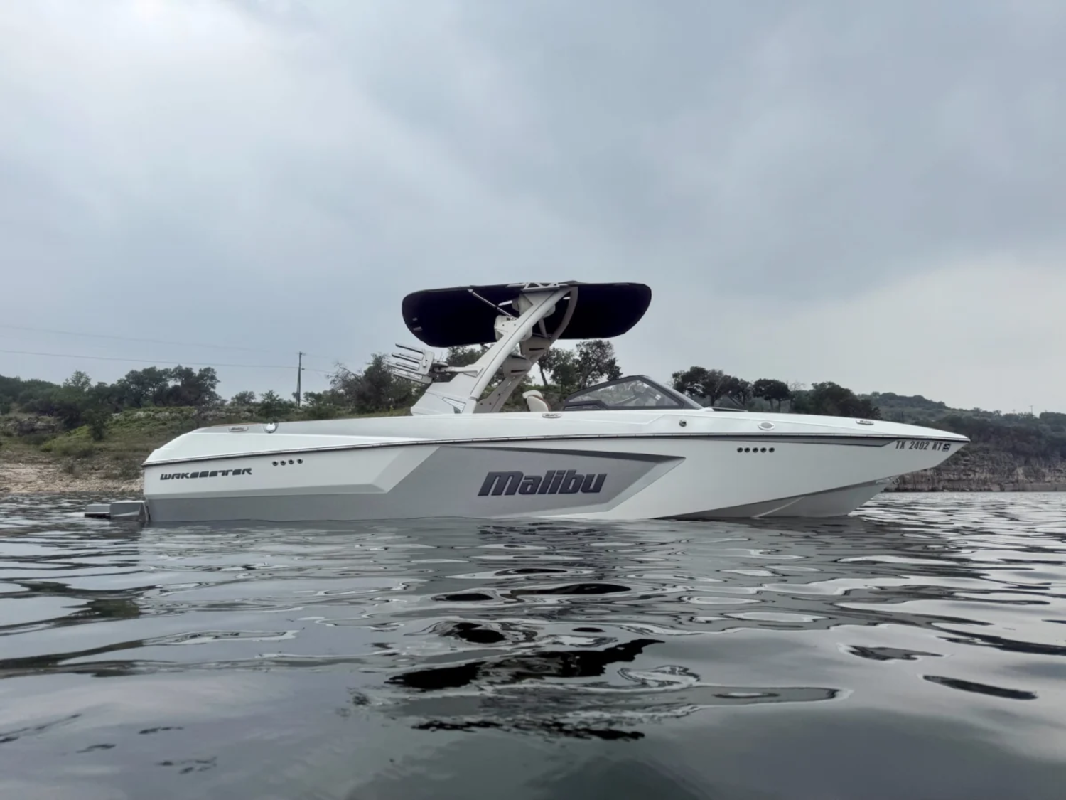 2023 Malibu 24 MXZ