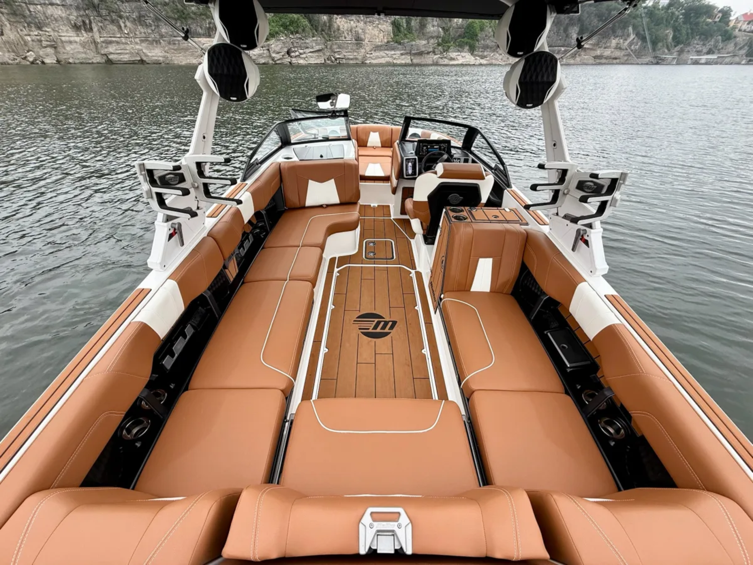 2023 Malibu 24 MXZ