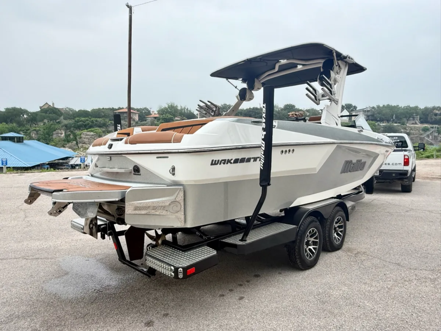 2023 Malibu 24 MXZ