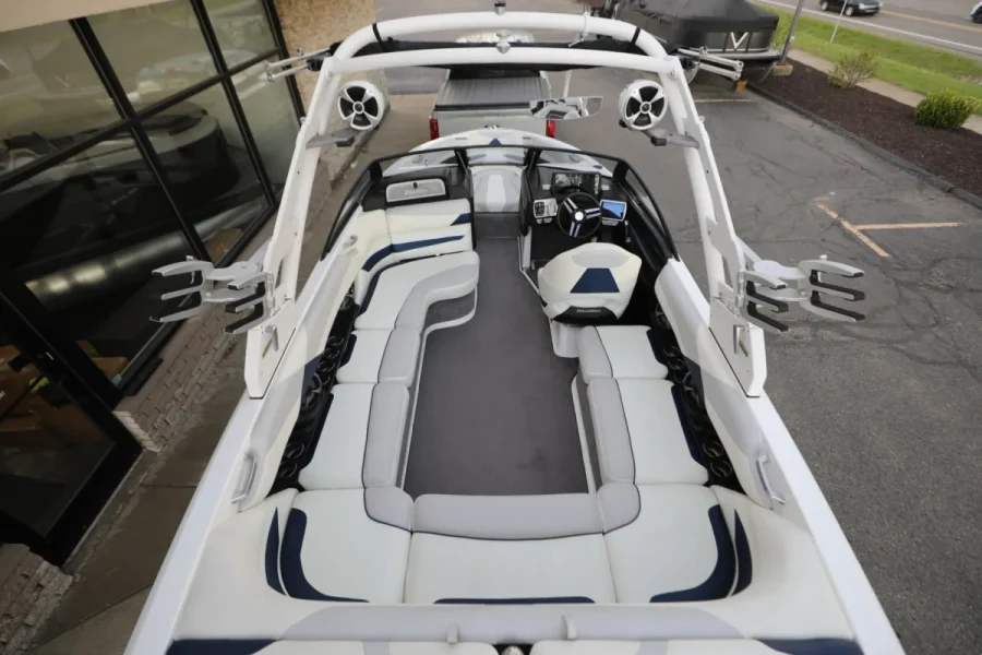 2017 Malibu Boats Wakesetter 23 LSV for sale in Highland, Michigan