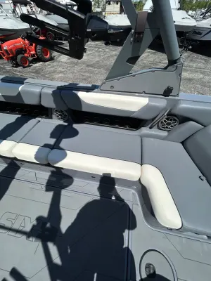 2023 Axis A24 Icon