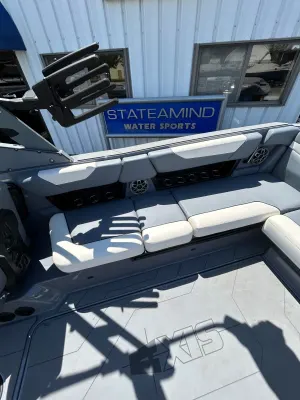 2023 Axis A24 Icon