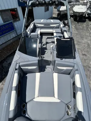 2023 Axis A24 Icon
