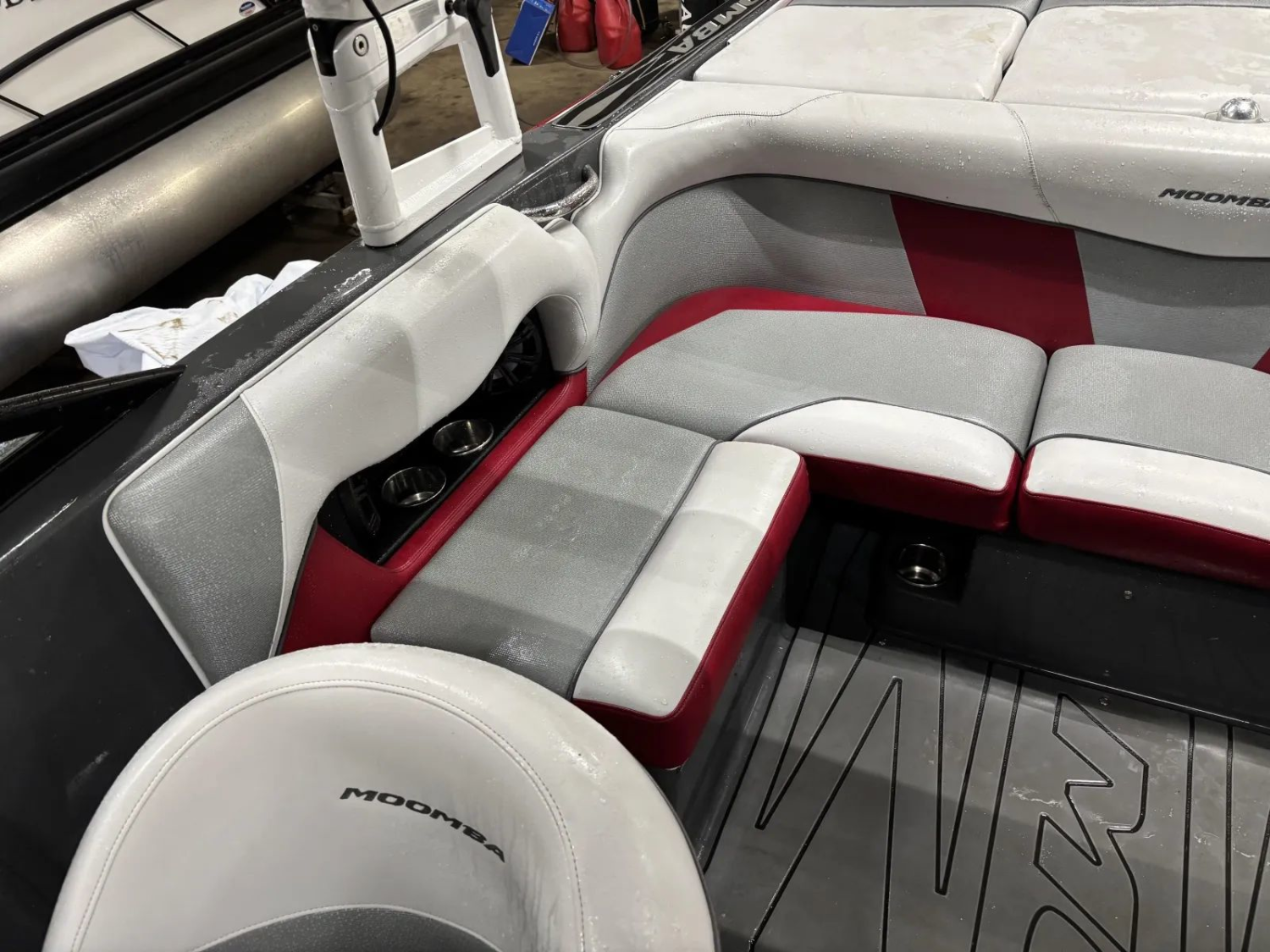 2015 MOOMBA MONDO