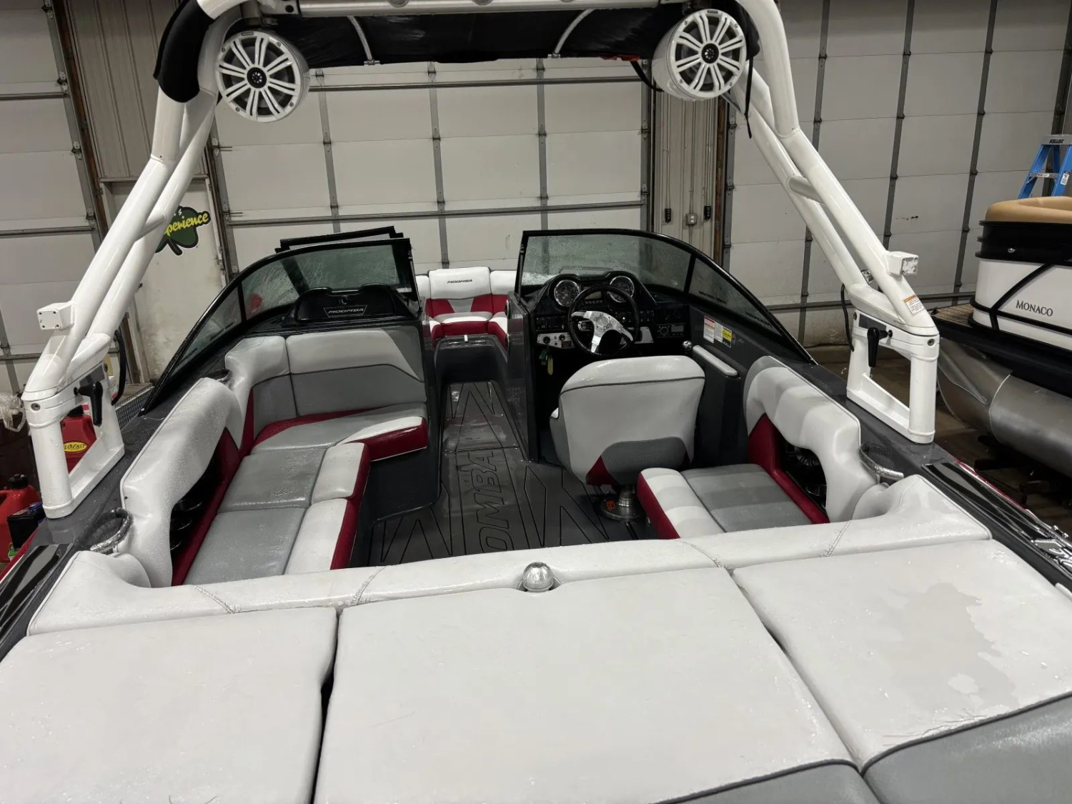 2015 MOOMBA MONDO