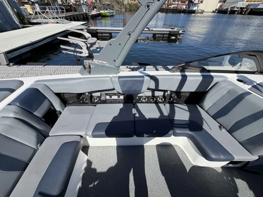 2025-malibu-wakesetter-22-lsv-130850-image11