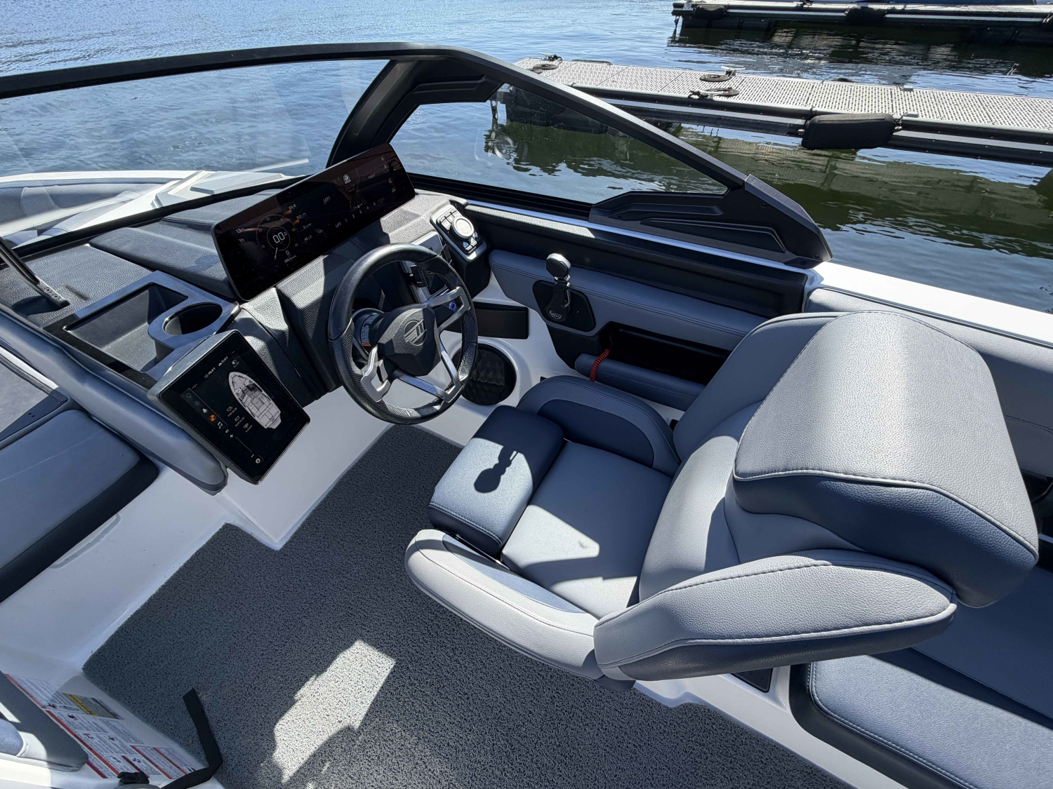 2025 Malibu 22 LSV