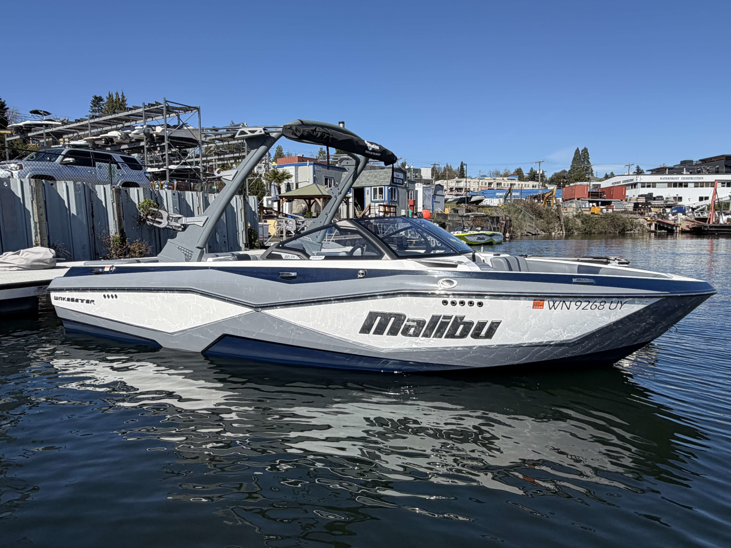 2025 Malibu 22 LSV