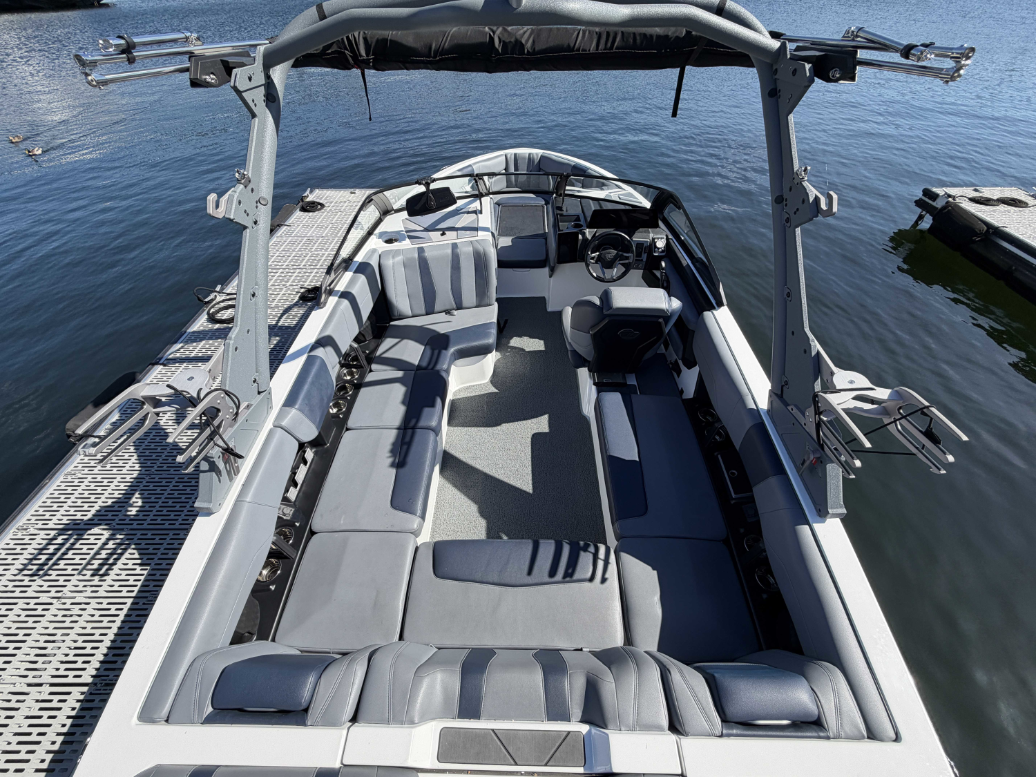2025 Malibu 22 LSV