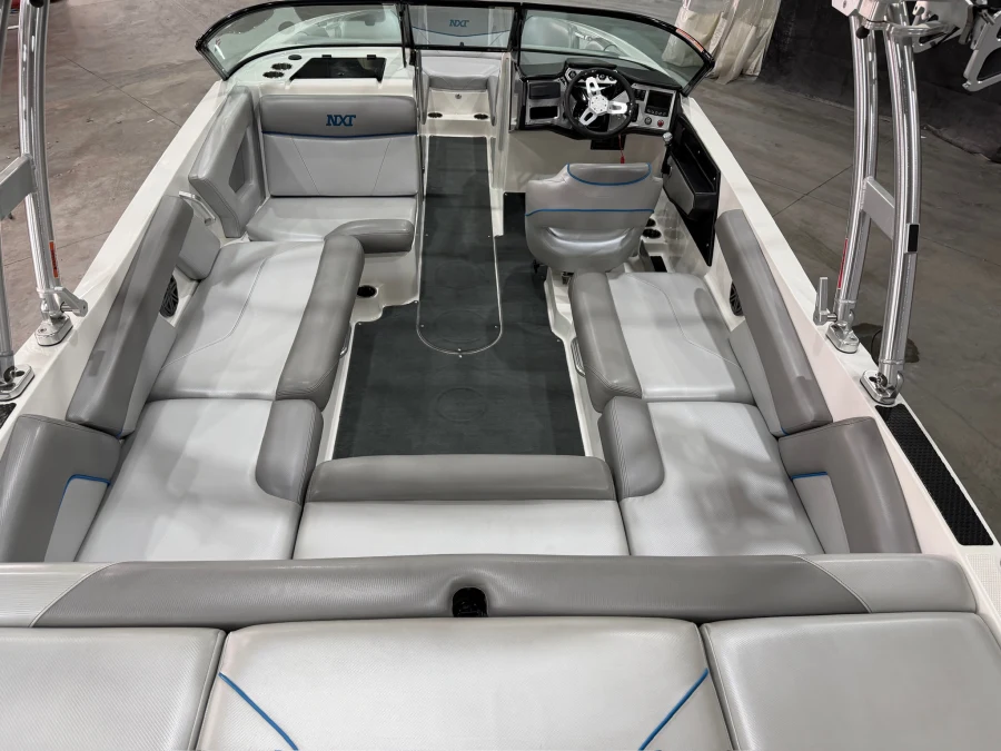 2017-mastercraft-nxt22-130851-image21