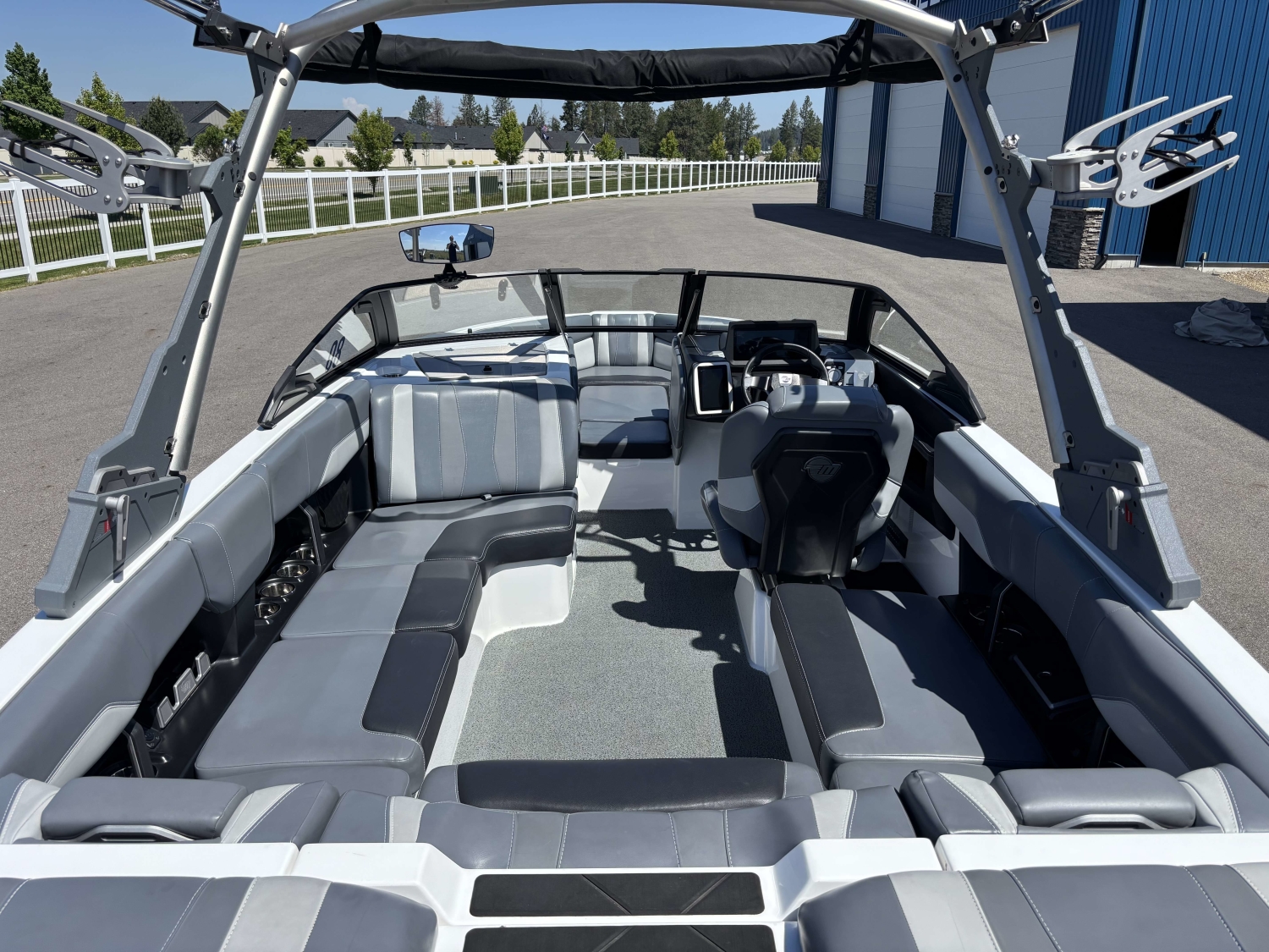 2024 Malibu 22 LSV