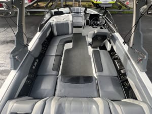 2024 Malibu 22 LSV Icon